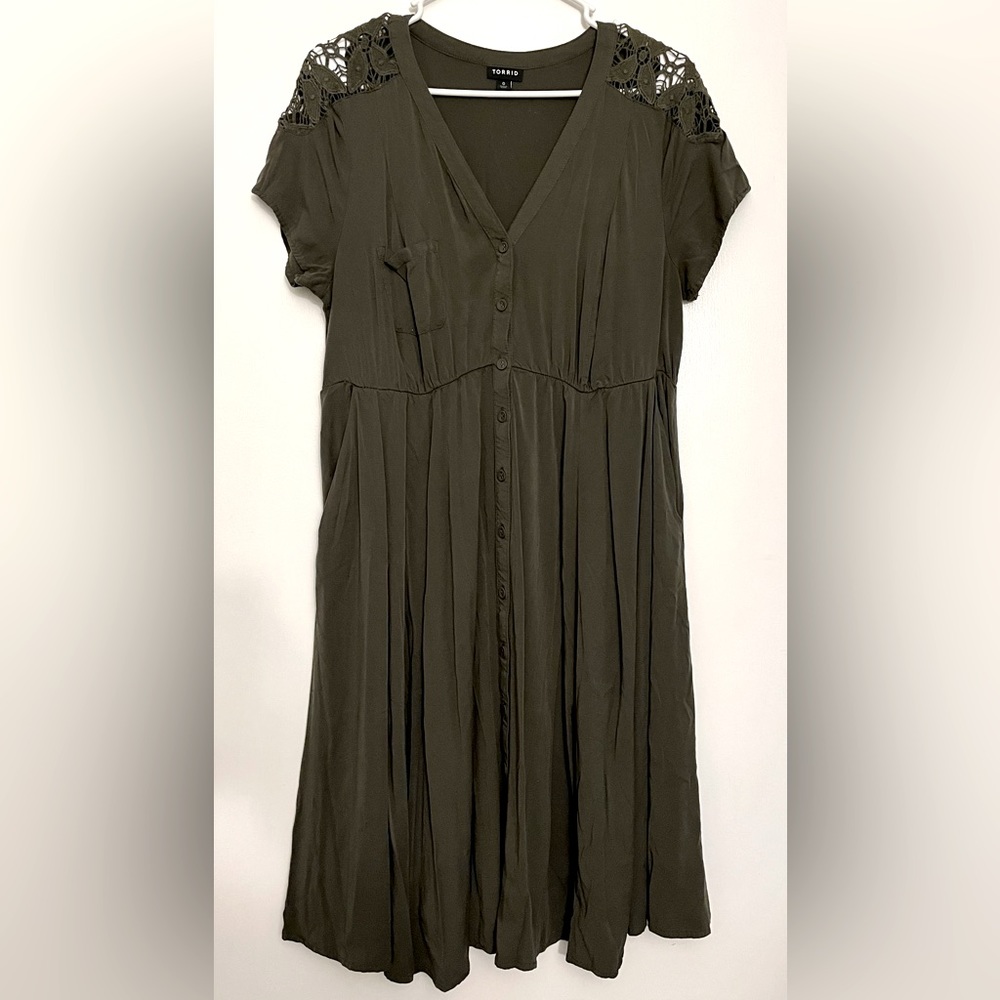 Torrid Button Up Dress with Lace Shoulders and Pockets, Size 0X